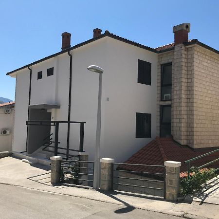 Apartments Tonkita With Jacuzzi 马卡尔斯卡 外观 照片