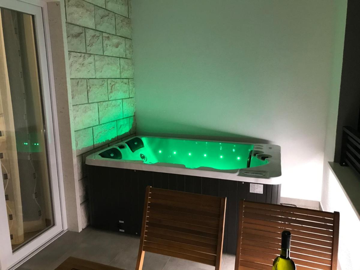 Apartments Tonkita With Jacuzzi 马卡尔斯卡 外观 照片