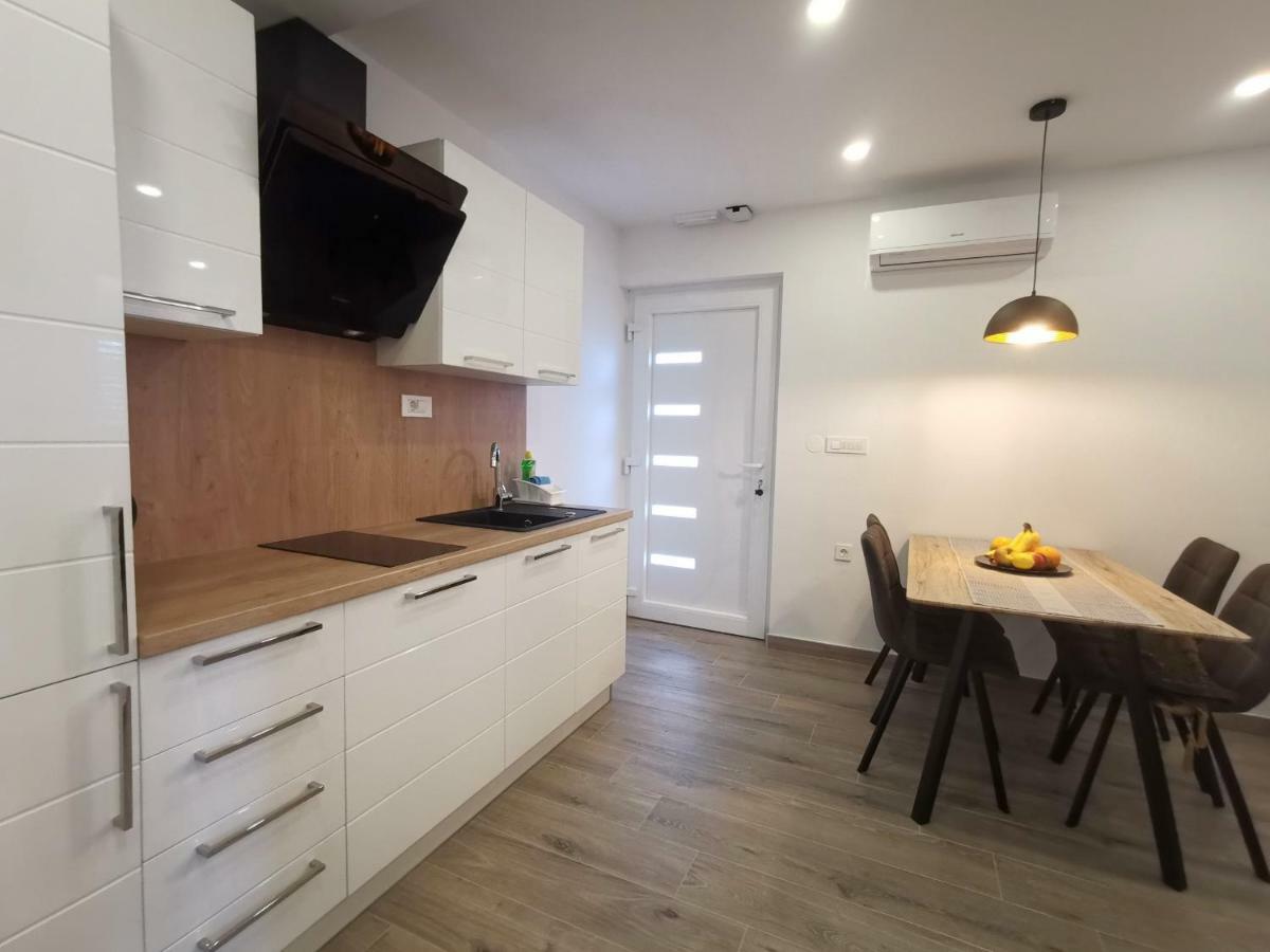 Apartments Tonkita With Jacuzzi 马卡尔斯卡 外观 照片