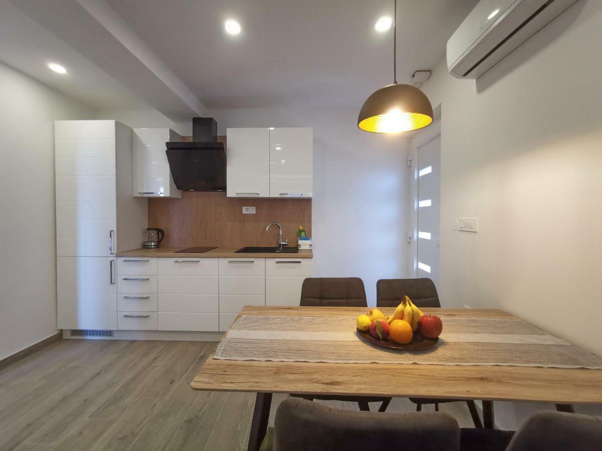 Apartments Tonkita With Jacuzzi 马卡尔斯卡 外观 照片